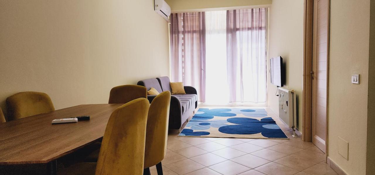 Pleasant Apartment With Free Dedicated Parking In Komuna E Parisit Tirana Buitenkant foto