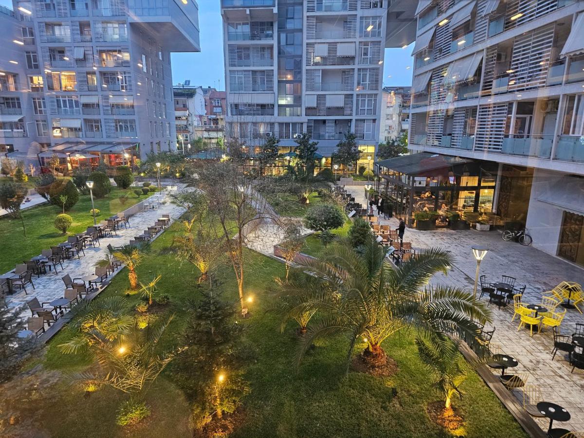 Pleasant Apartment With Free Dedicated Parking In Komuna E Parisit Tirana Buitenkant foto