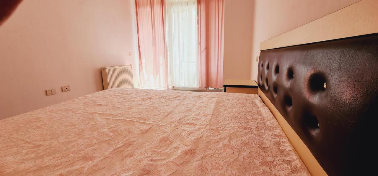 Pleasant Apartment With Free Dedicated Parking In Komuna E Parisit Tirana Buitenkant foto