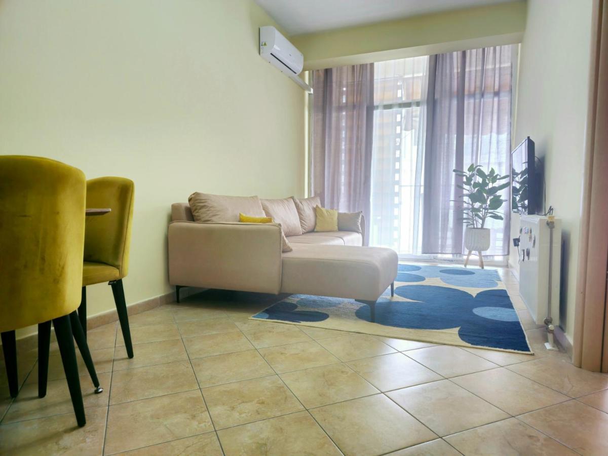 Pleasant Apartment With Free Dedicated Parking In Komuna E Parisit Tirana Buitenkant foto