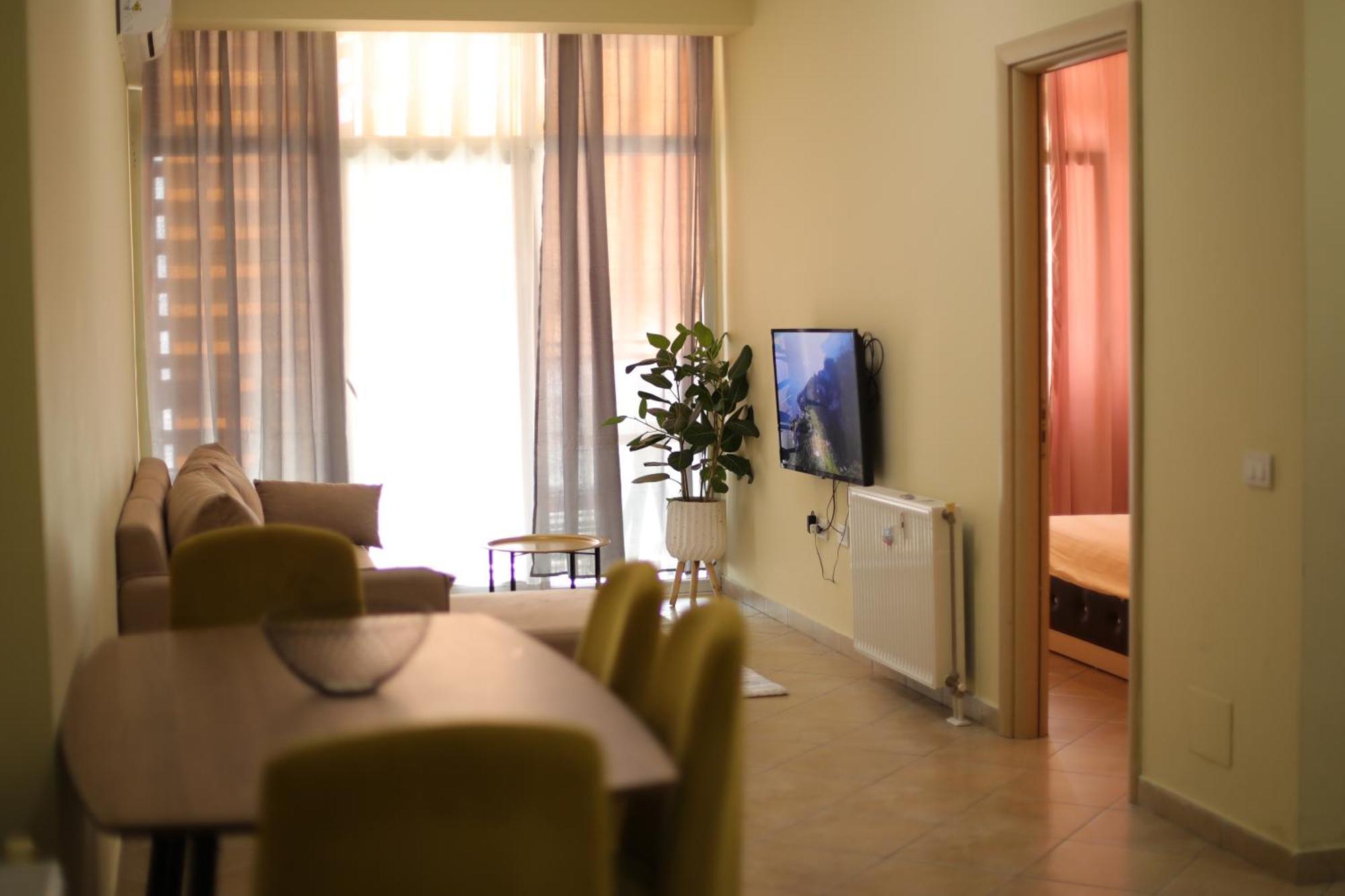 Pleasant Apartment With Free Dedicated Parking In Komuna E Parisit Tirana Buitenkant foto