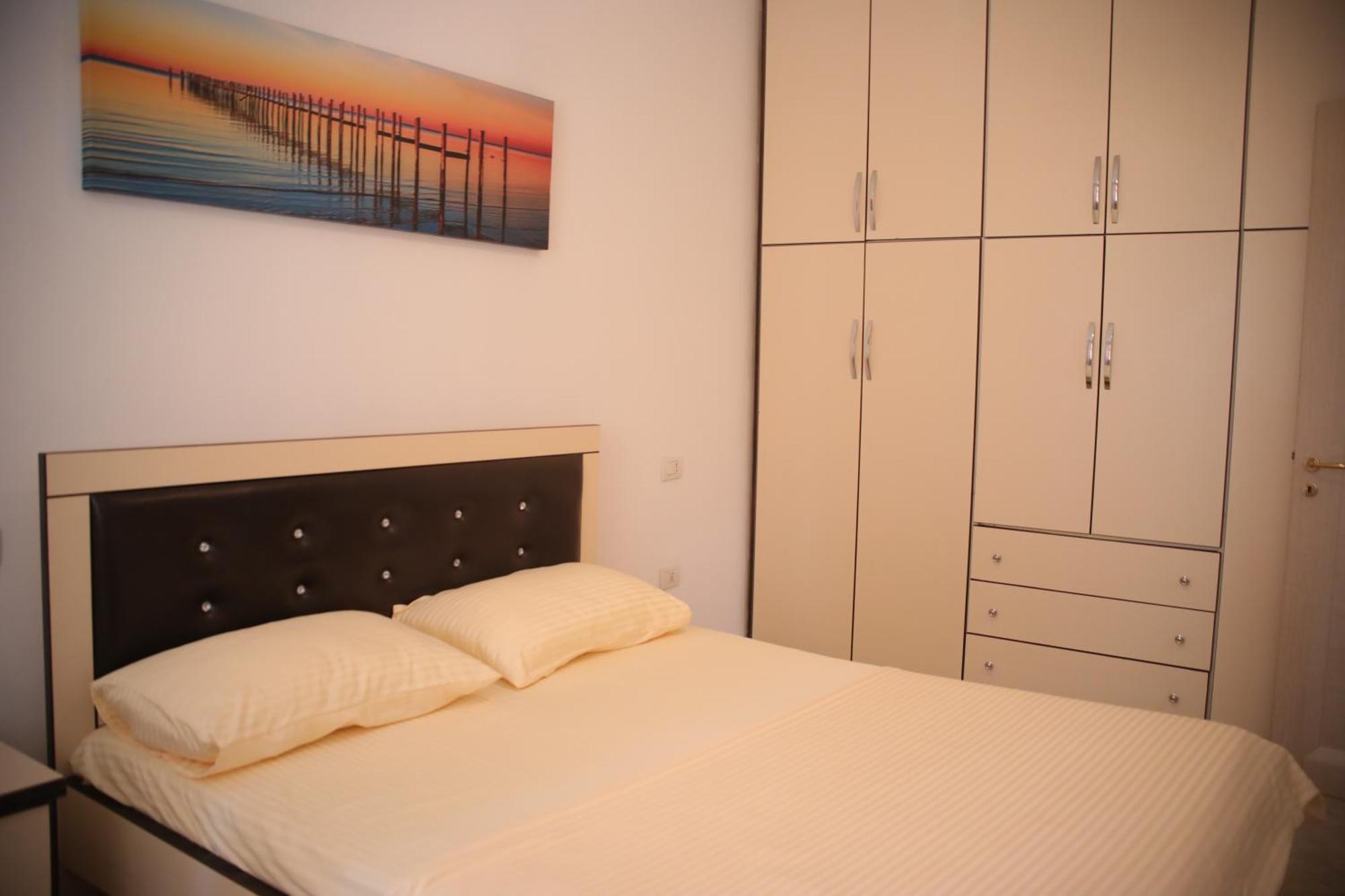 Pleasant Apartment With Free Dedicated Parking In Komuna E Parisit Tirana Buitenkant foto
